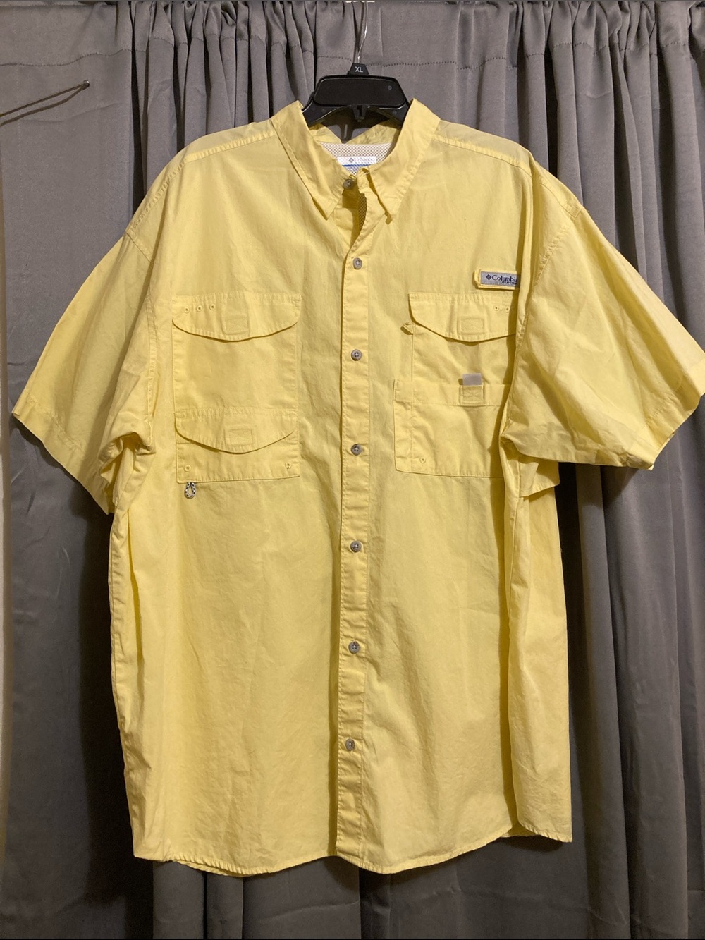 Columbia Men's Short-Sleeve Fishing Button-Up Shirt in Pale Yellow
SIZE XXL/2TG